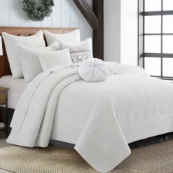 O Christmas Round Metalic Snowflake Pillow R16 -Levtex Home 7 O Christmas Round Metalic Snowflake Pillow R16 -Levtex Home -Levtex Home Shop GUEST ab915541 9787 437c 87d4 eeb9ef1bb78c